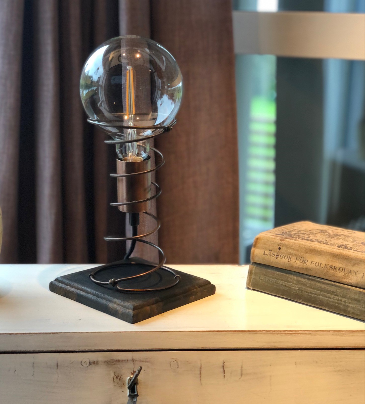Bordslampa Spiral